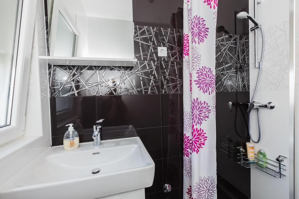 Apartman A&B Kastela Luaran gambar